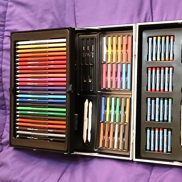 Artist Loft Art set with aluminum portable case - Picture 10 of 10